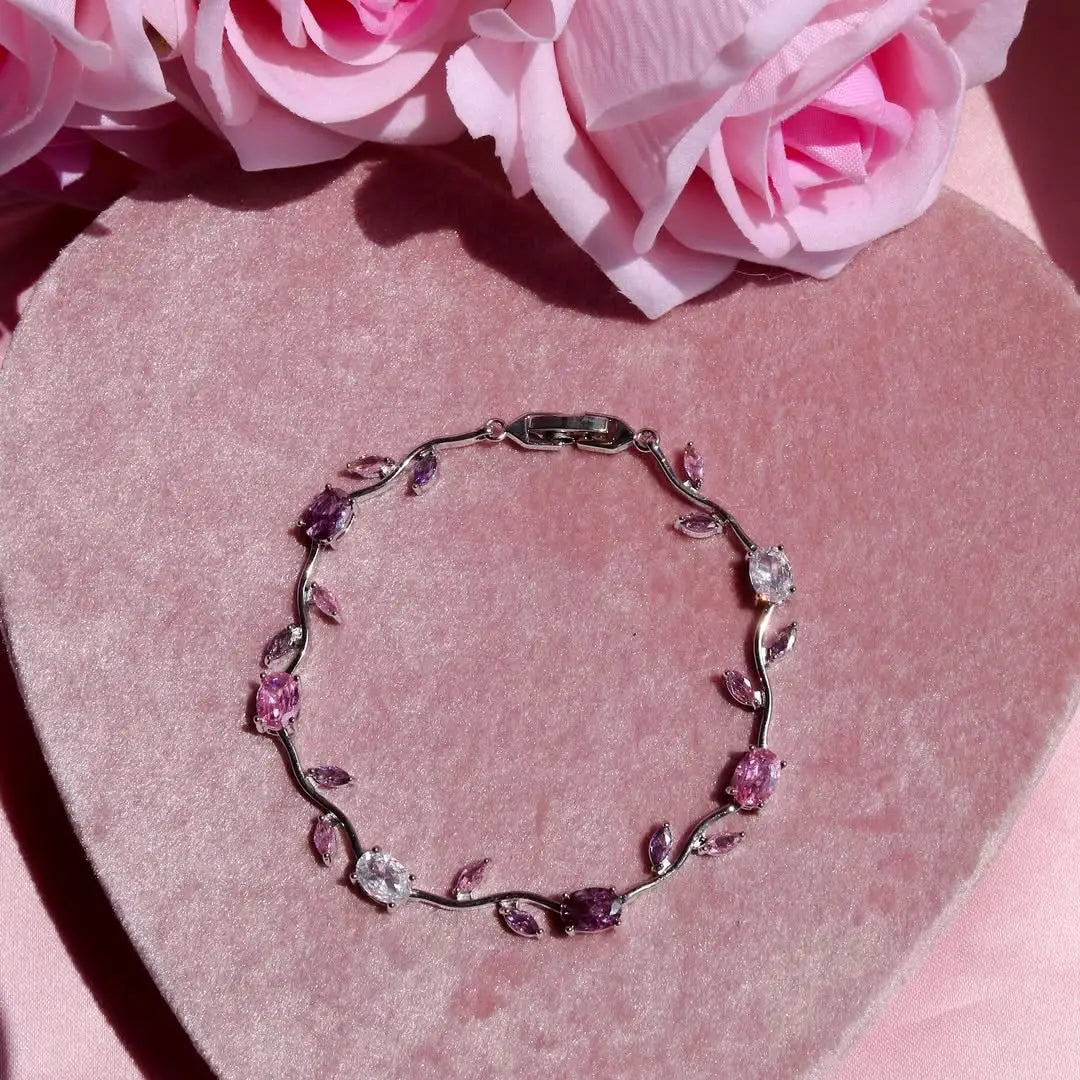 Silver Tulip Bracelet for Women – Elegant Korean Style Stainless Steel Charm Bracelet