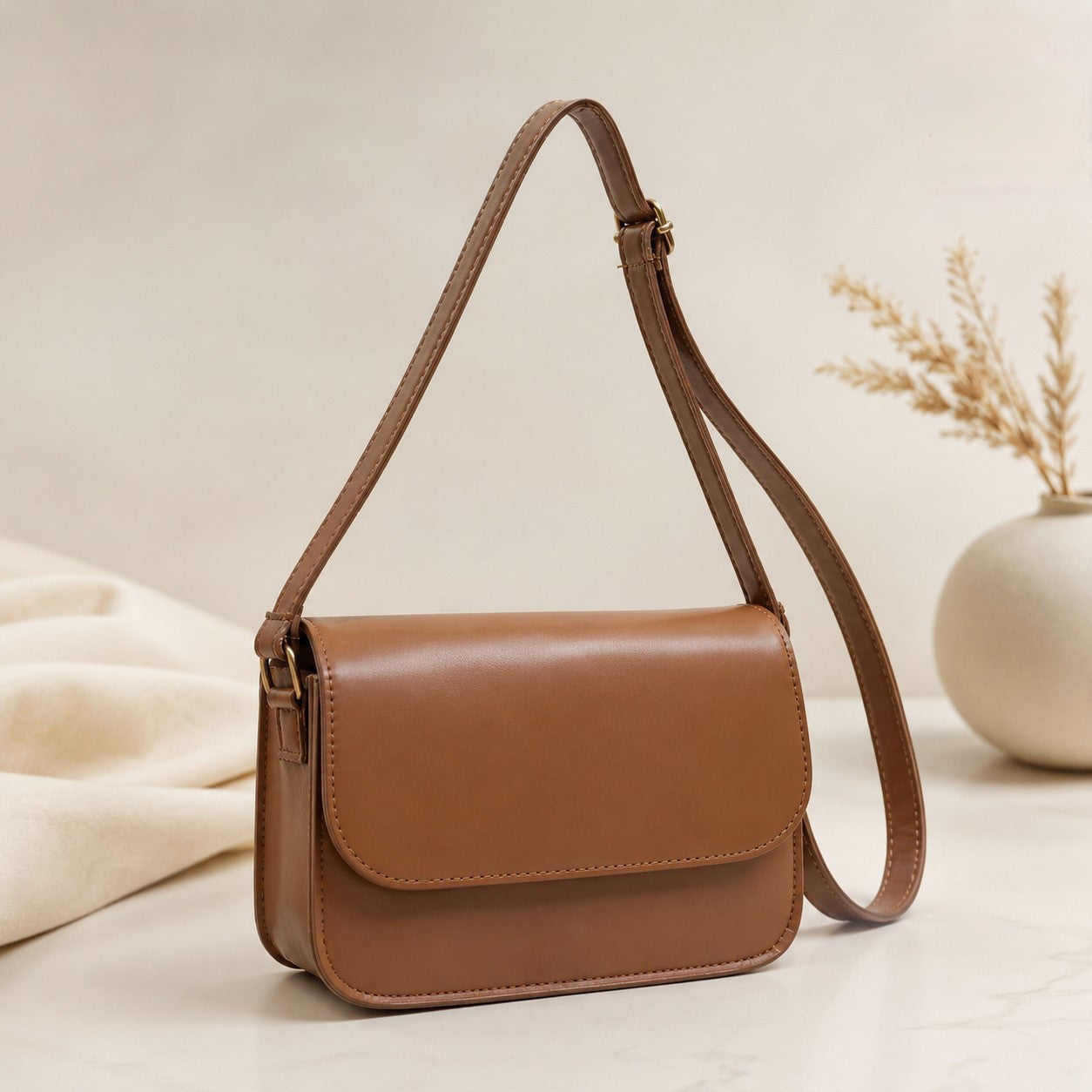 Classic Flap Crossbody Bag – Premium Leather-Look Handbag with Adjustable Strap & Gold Lock Closure