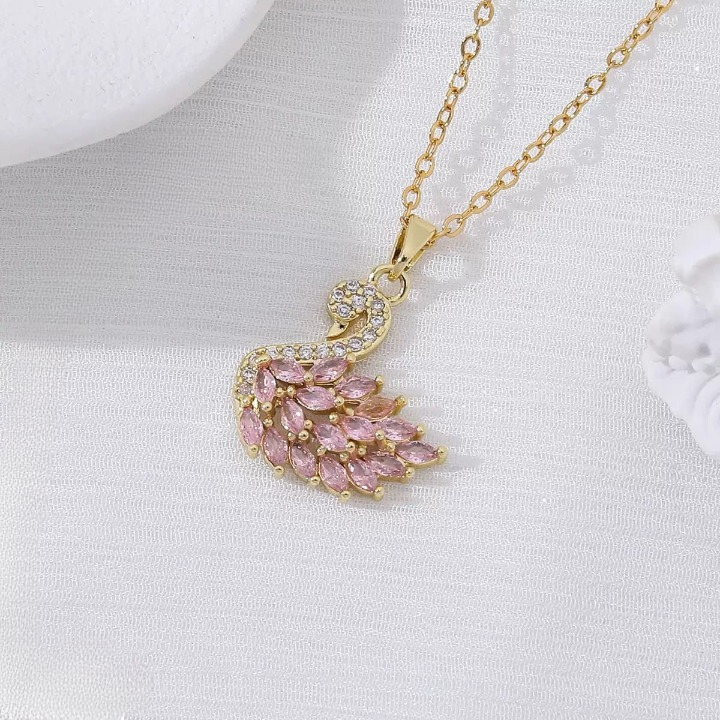 Swan Zircon Necklace for Women – Elegant Gold-Plated Crystal Swan Pendant Necklace (Pink)