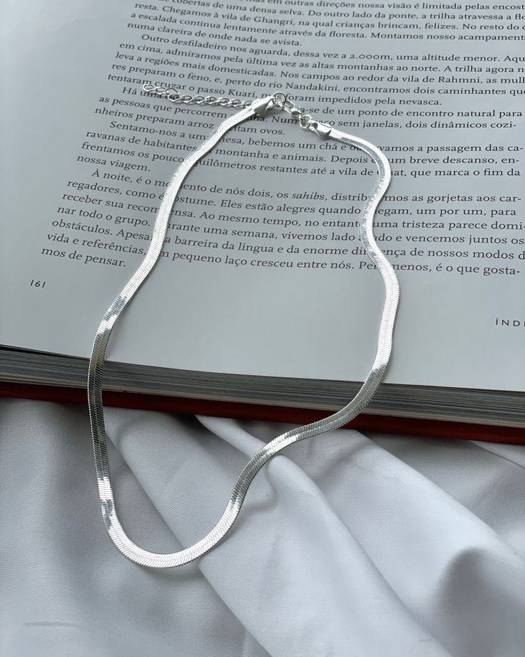 Elegant Silver Office Wear Chain for Women – Minimalist Everyday Necklace